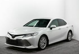 Camry, VIII (XV70)