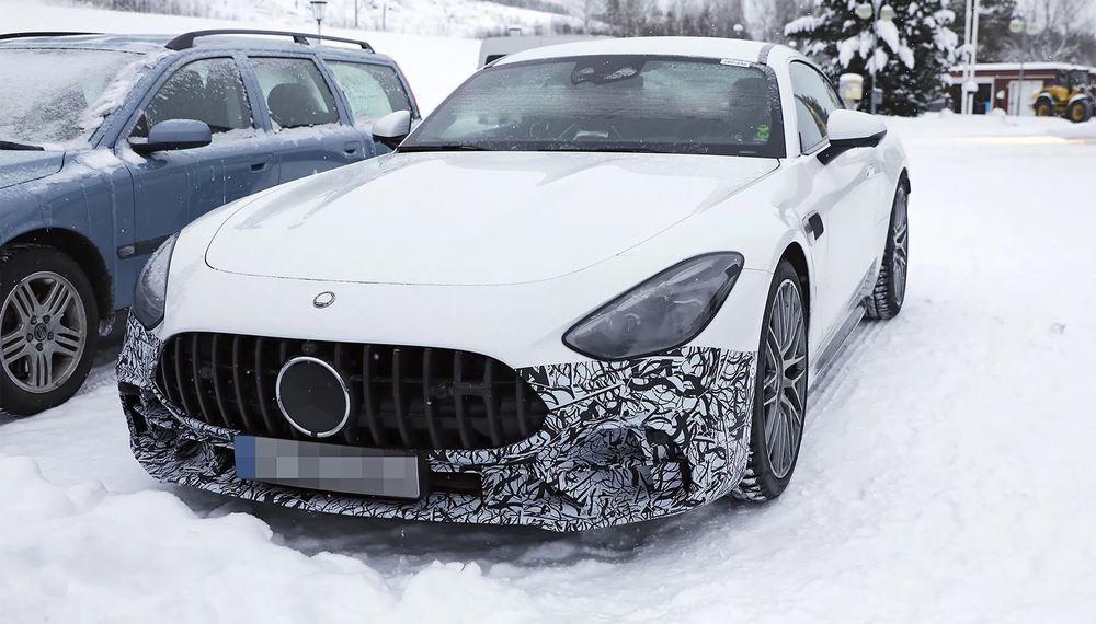 Вариант нового Mercedes-Benz AMG GT 2025 года в разработке Вариант нового Mercedes-Benz AMG GT 2025 года в разработке