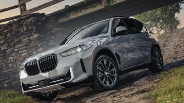 BMW представила кроссовер X5 в юбилейной версии Silver Anniversary Edition