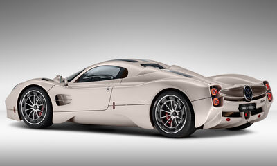 Pagani Utopia представлена с двигателем V12