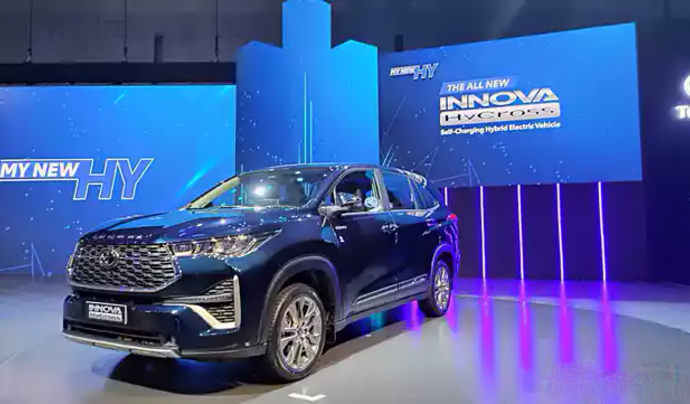 Toyota Innova Hycross представлена в Индии 
