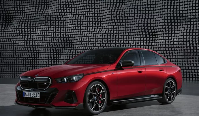 Новые BMW 5 серии и i5 приобретают дополнительную спортивность 