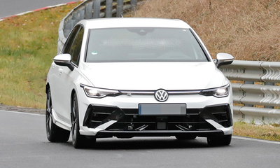 Обновленный Volkswagen Golf R Variant появится в 2025 году