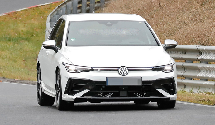 Обновленный Volkswagen Golf R Variant появится в 2025 году