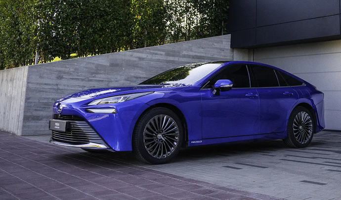 Компания Toyota обновила модель Mirai 2024 года